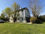 Villa con giardino a Carpi