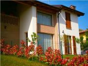 Villa con giardino a Stradella