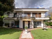 Villa con giardino a Trezzano sul Naviglio