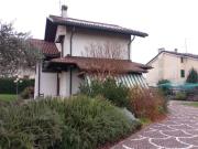 Villa con giardino a Usmate Velate