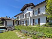 Villa con giardino a Verbania