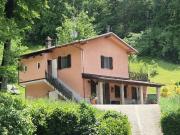Villa con giardino a Zocca