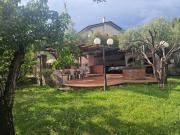 Villa con giardino, Carrara corvenale