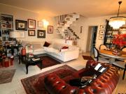 Villa con giardino, Carrara fossone