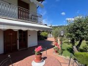 Villa con giardino, Fosdinovo caniparola