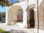 Villa con giardino in contrada san paolo s.n.c...