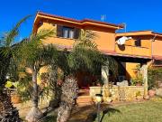 Villa con giardino in strada santoro, Altavilla Milicia