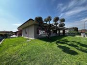 Villa con giardino in via alessandro manzoni 22, Torbole...