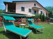 Villa con giardino in via cappuccini, Sarzana