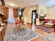 Villa con giardino in via della santissima annunziata, Lucca