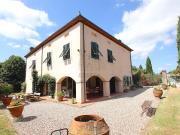 Villa con giardino in via di segromigno, Capannori