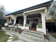 Villa con giardino in via fornacione 26, Pietrasanta