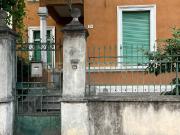 Villa con giardino in via giovanna murari brà 27, Verona