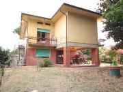 Villa con giardino in via per camaiore 725/e, Lucca
