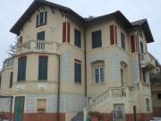 Villa con giardino in via poggio 17, Casella