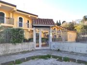 Villa con giardino in via san josé maria escriv,...