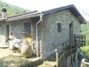 Villa con giardino in via steneri 15, Avegno