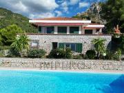 Villa con giardino in via woronof, Ventimiglia