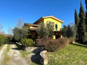 Villa con giardino, Lucca montuolo