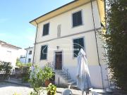 Villa con giardino, Lucca san concordio contrada