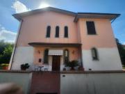 Villa con giardino, Lucca santissima annunziata