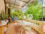 Villa con giardino, Lucca vicino mura