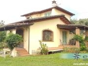 Villa con giardino, Massa san carlo