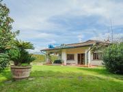 Villa con giardino, Montignoso cinquale