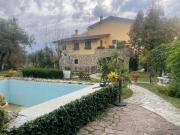Villa con giardino, Ortonovo isola