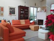 Villa con giardino, Pisa porta a lucca