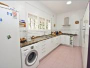 Villa con licencia turística en la urbanización La Montgoda