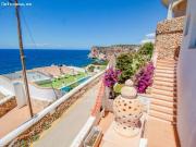 Villa con licencia y vistas directas al mar en Calan Porter