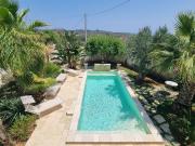 Villa con piscina a pochissimi passi dal mare 350m²...