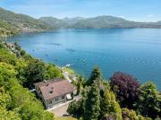 Villa con piscina e parco secolare sul Lago Maggiore ad...