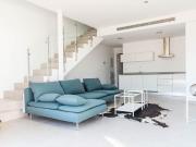 Villa con piscina propia y gran solárium con vistas...