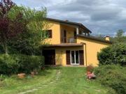 Villa con terrazzo a Carro