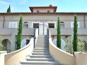 Villa con terrazzo in via antonio gramsci pressi, Lastra...