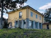 Villa con terrazzo in via ii giugno 25, Follo