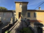 Villa con vigneti Docg e Igt e uliveto Bucine, Arezzo...