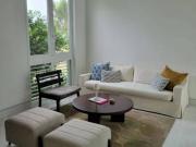 VILLA CON VISTA AL LAGO DE 4 DORMITORIOS, UNO ABAJO Y...