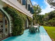 Villa con vista, terrazze, giardino e accesso al mare,...