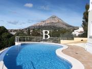 Villa con vistas abiertas cerca del casco antiguo, Jávea...