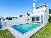 Villa con Vistas al Mar y a la Montaña en El Faro,...