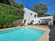 VILLA CONTEMPORAINE A 2 KM DU CV AVEC VUE DEGAGEE