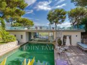 Villa contemporaine au Cap Ferrat