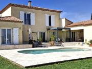 Villa contemporaine avec double garage et piscine 195m²...
