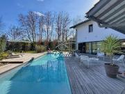 Villa contemporaine avec piscine à Bassussary