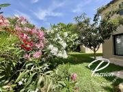 Villa contemporaine avec piscine, jardin proche centre ville