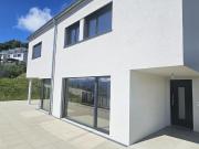 Villa contemporaine avec terrasse et vue plein sud...