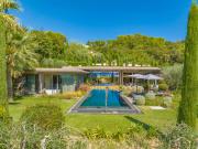 Villa contemporaine d’exception à Mougins avec vue...